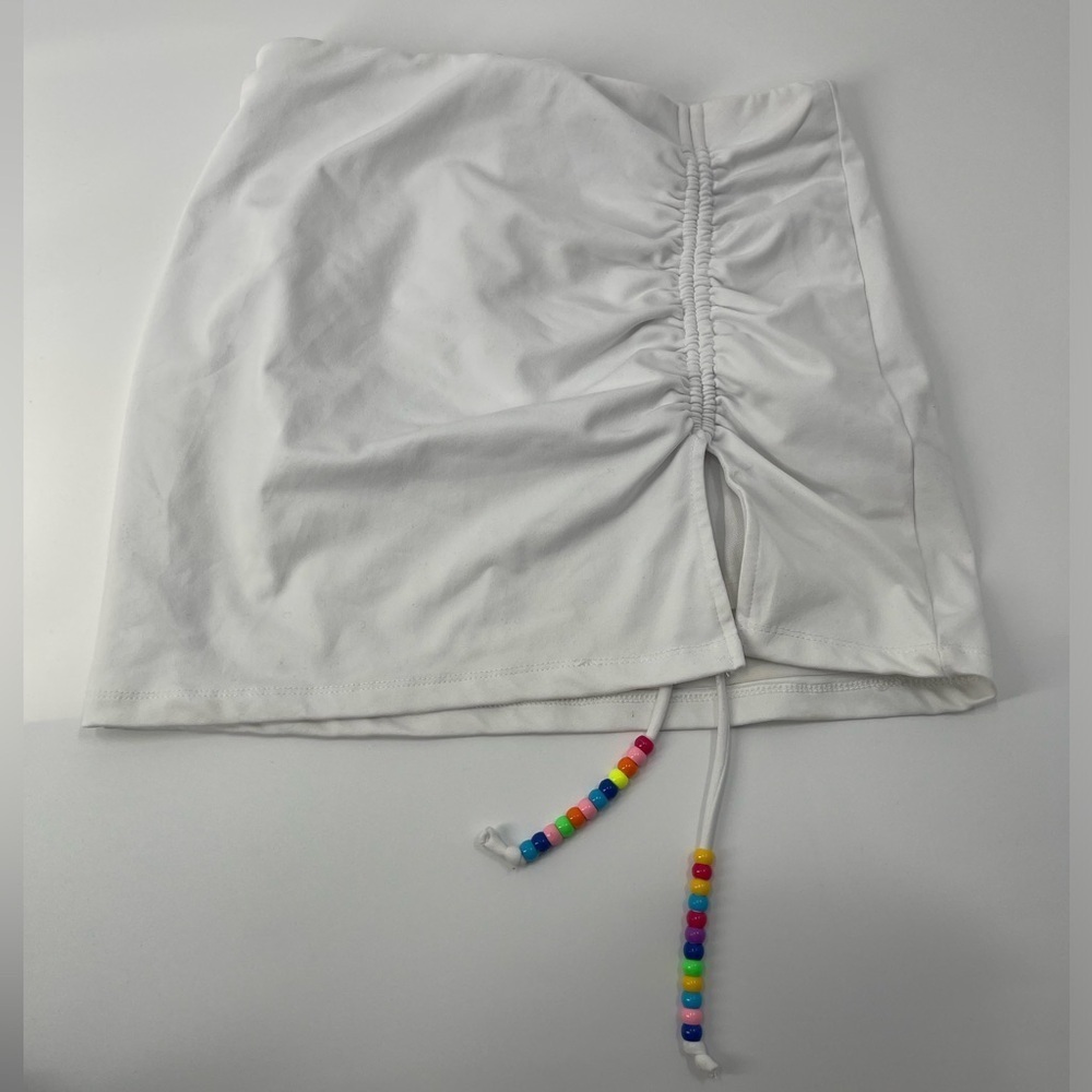 White fox boutique white mini beaded skirt size medium